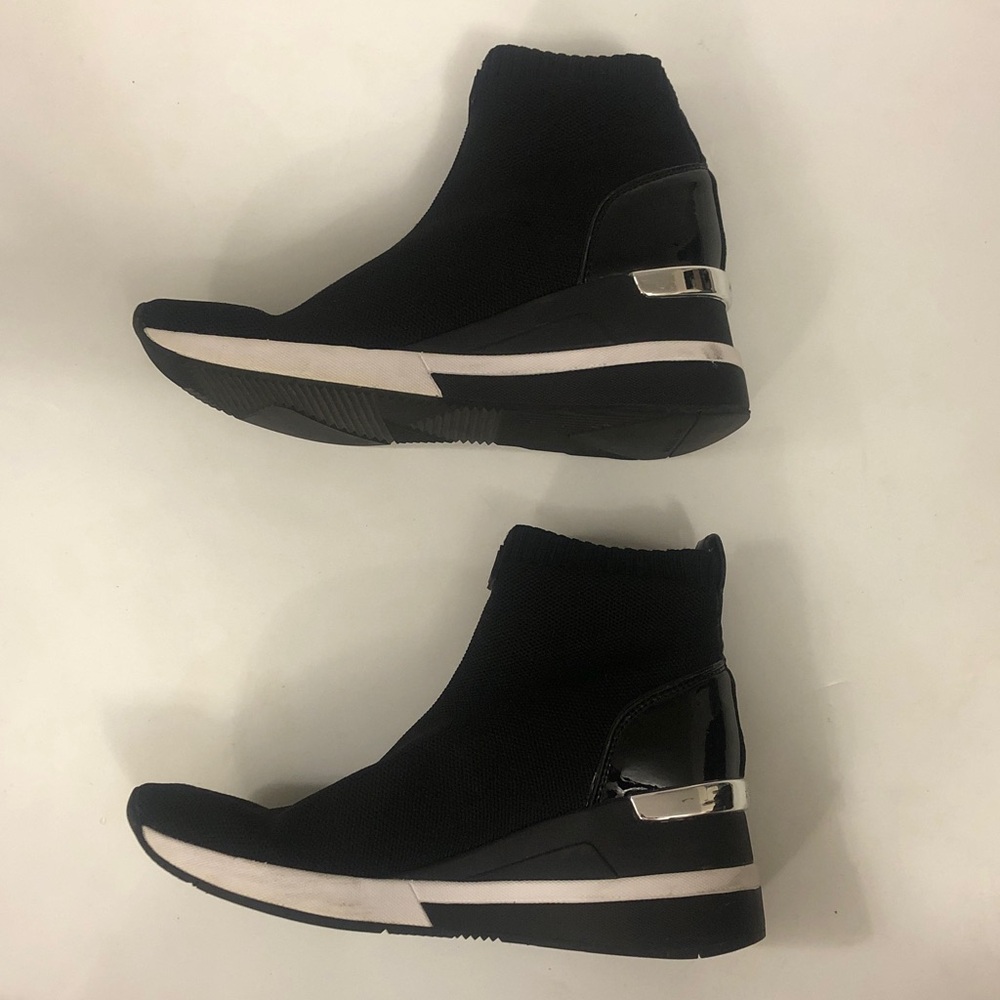 Michael Kors 6M Sneakers Black Slip-On White & Silver detail Excellent Condition - Picture 6 of 10